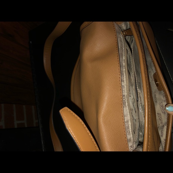 Michael Kors Purse - Picture 3 of 4